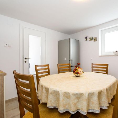 Apartment Near The Sea Judita Malinska Ruang foto